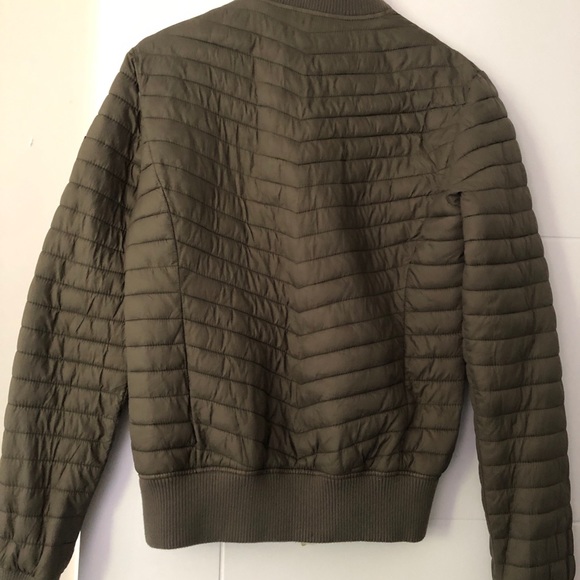Superdry Olive Bomber Jacket - like new - Picture 3 of 4